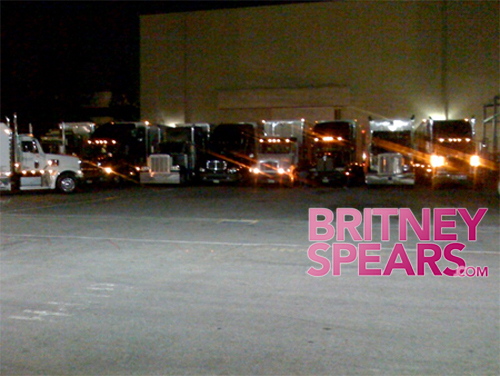 gallery_main-britney-spears-tour-buses