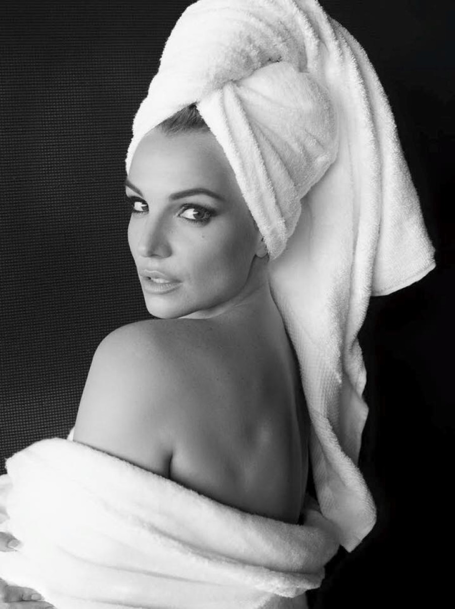 Britney Spears per #TowelSeries
